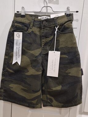 GOGO Men's Camo Cargo Shorts - Olive & Black